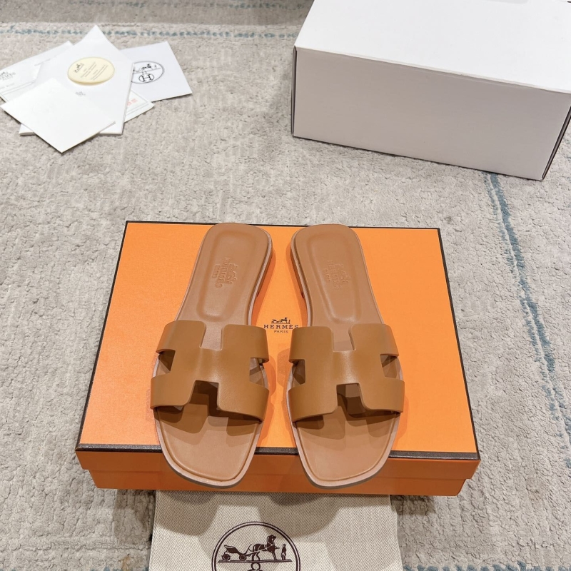 H**mes slippers